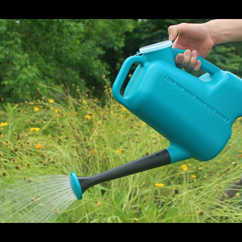 Durable Garden Watering Can – Large-Capacity Plastic Water Sprinkler for Home & Outdoor Use (5L)