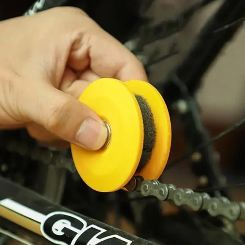 Bicycle Chain Washer Tool – Magnetic Chain Cleaner for Bikes