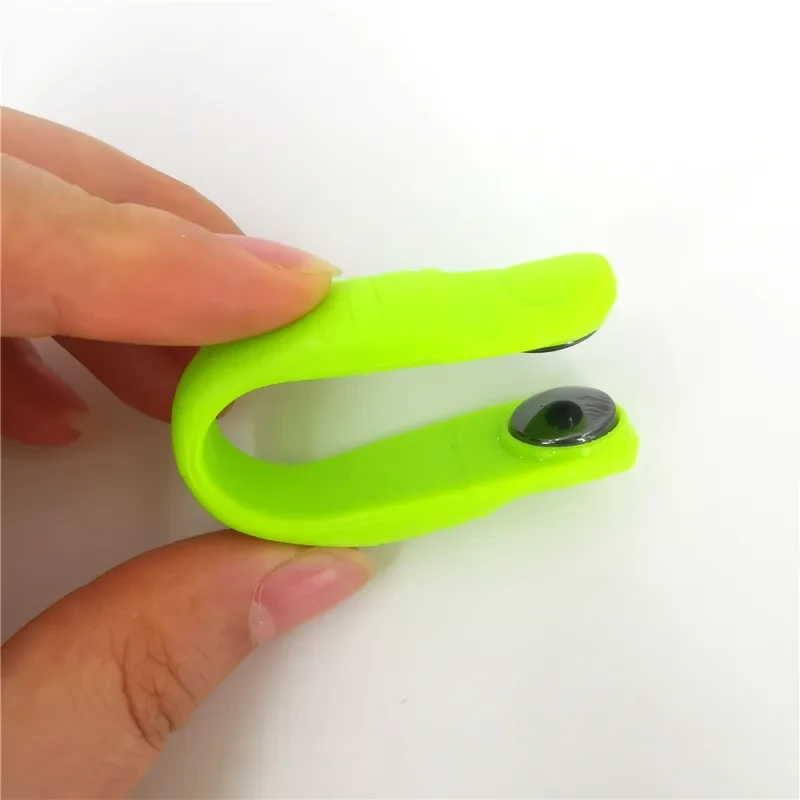 Mini Acupressure Clip – LI4 Massage Tool for Headache Relief