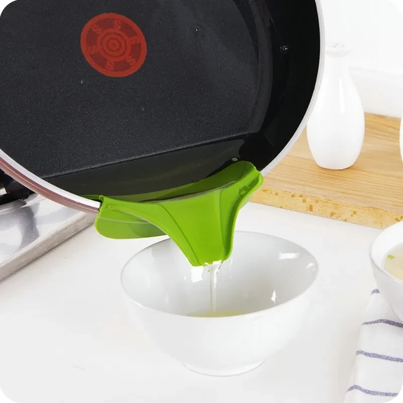 Silicone Soup Funnel – Clip-On Spill-Free Kitchen Pouring Tool