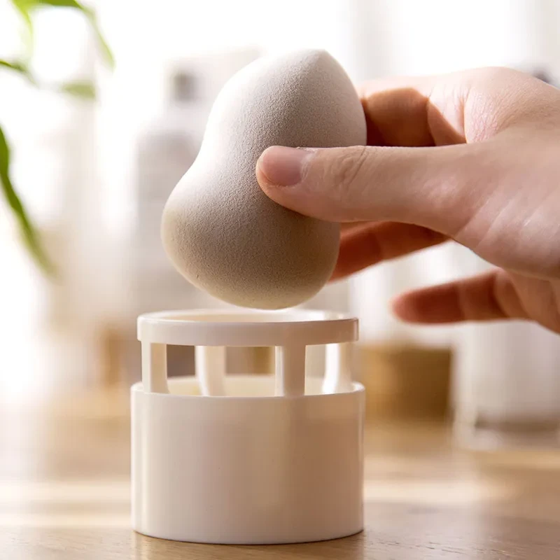 Beauty Egg Stand – Dustproof Makeup Sponge Holder Storage Rack