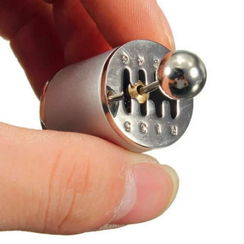 Metal Gear Shift Key Chain – 6-Speed Shifter Keyring for Car Lovers
