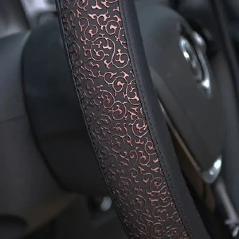 Carved Ice Silk Leather Steering Wheel Cover – All-Season Fit