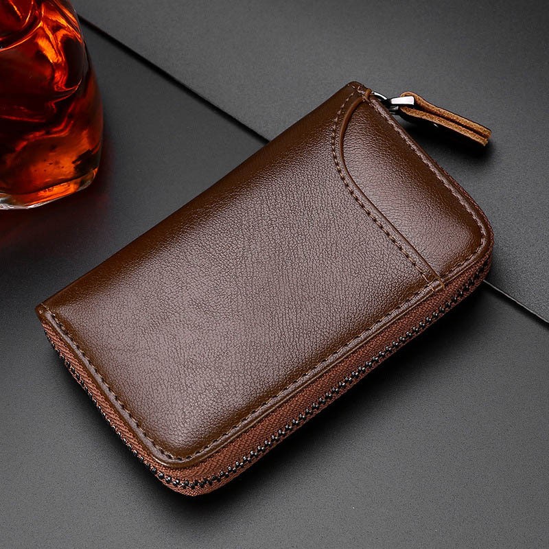 GripVault Leather Keychain Case – Compact & Stylish Organizer