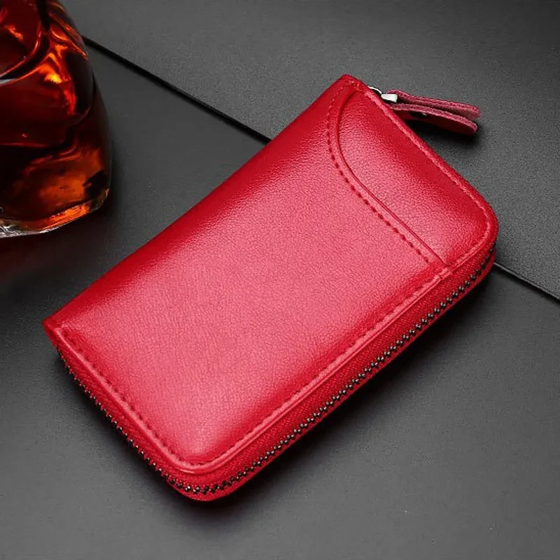 GripVault Leather Keychain Case – Compact & Stylish Organizer