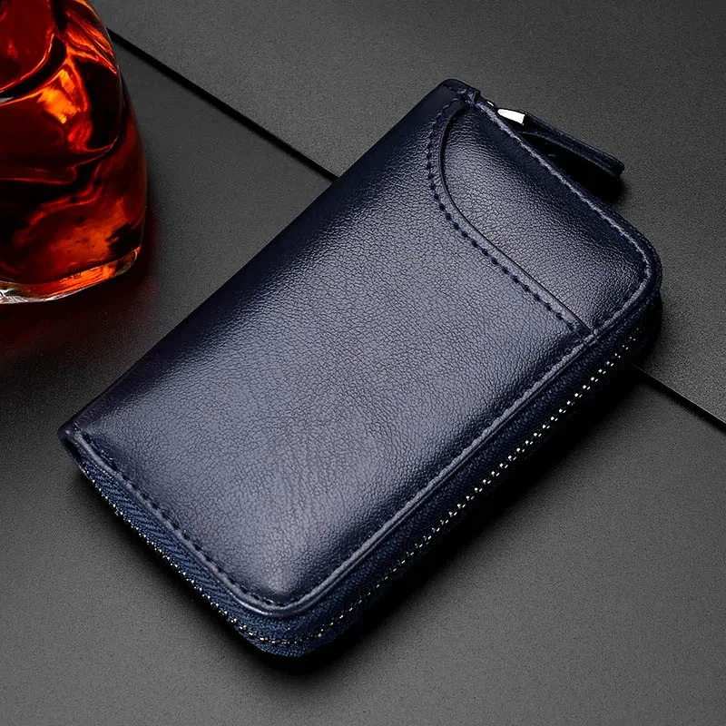 GripVault Leather Keychain Case – Compact & Stylish Organizer
