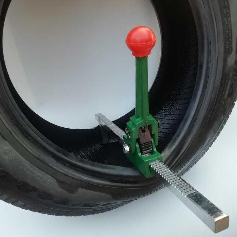 Manual Tire Expander Tool for Tire Repair and Expansion Support