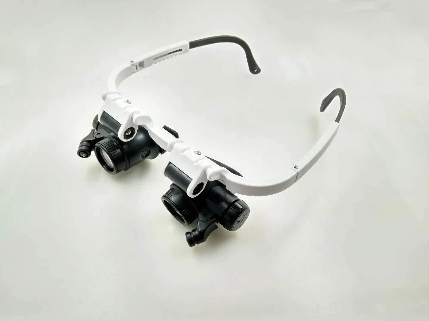 Head-Wearing Magnifier with LED Light 8X 15X 23X for Jewelers & Repair