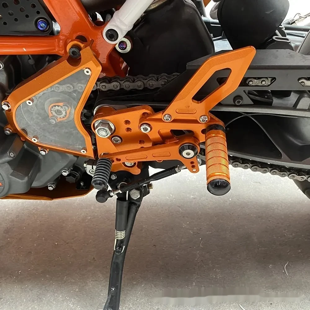 KTM Duke Foot Pedal Bracket – Rear Shift Support Assembly 125/200/250/390