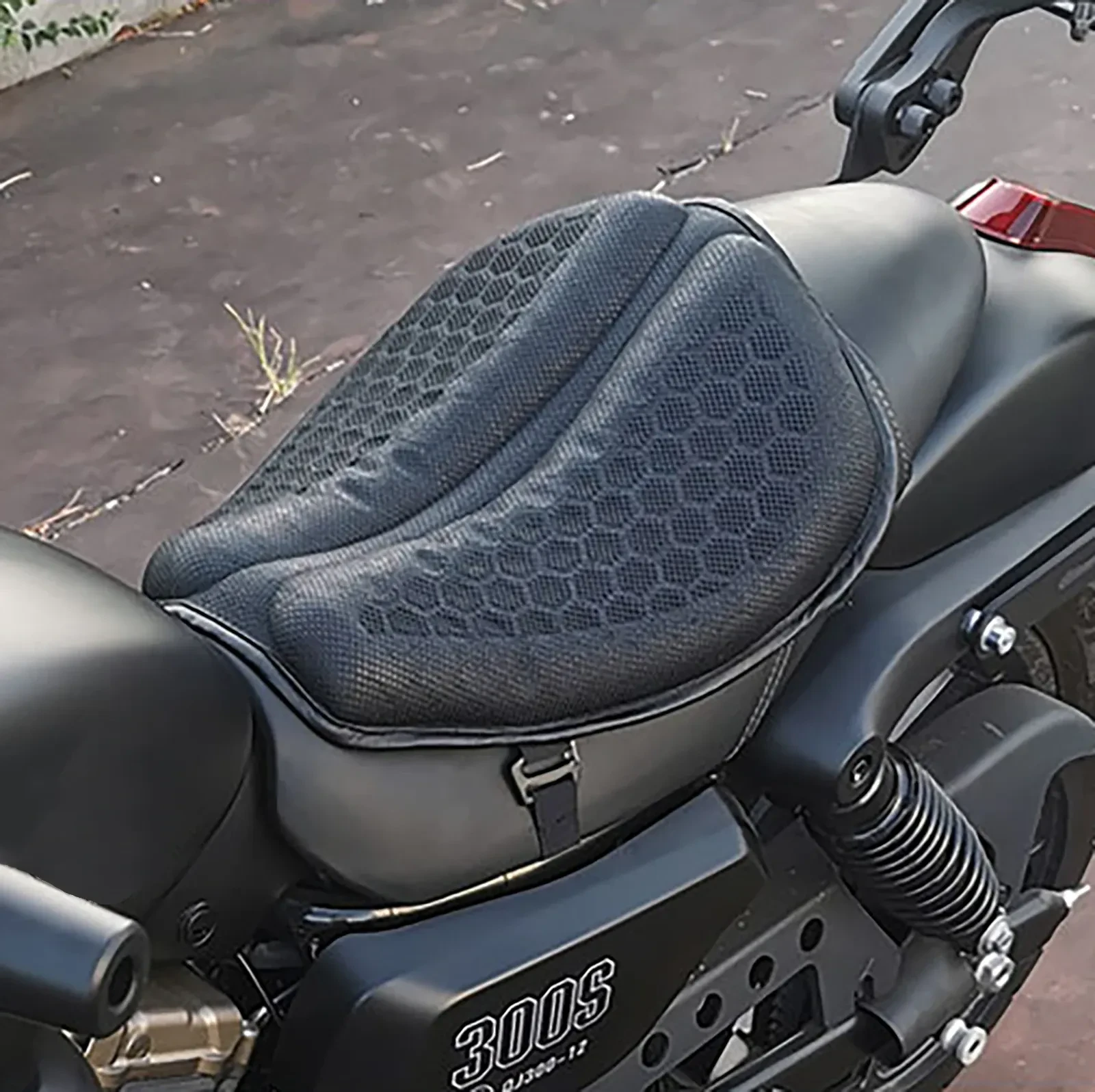Motorbike Seat Pad – Vibration Dampening, Heat Resistant & Airflow Design