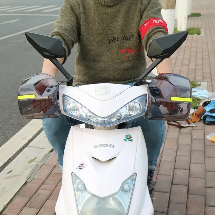 PVC Wind and Rain Deflector Screen for Electric Scooters