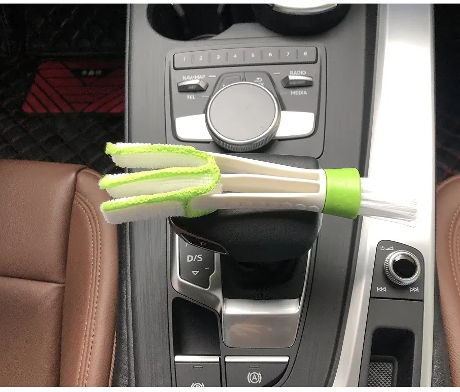 Soft Bristle Car Dust Removal Brush for Dashboard and Air Vents