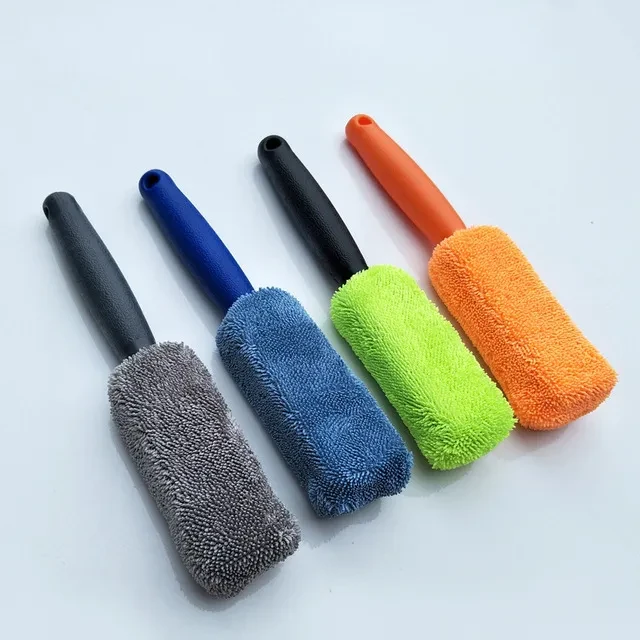 Scorpion Microfiber Tire Scrubber – Gentle Long-Handle Car Brush