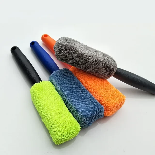 Scorpion Microfiber Tire Scrubber – Gentle Long-Handle Car Brush