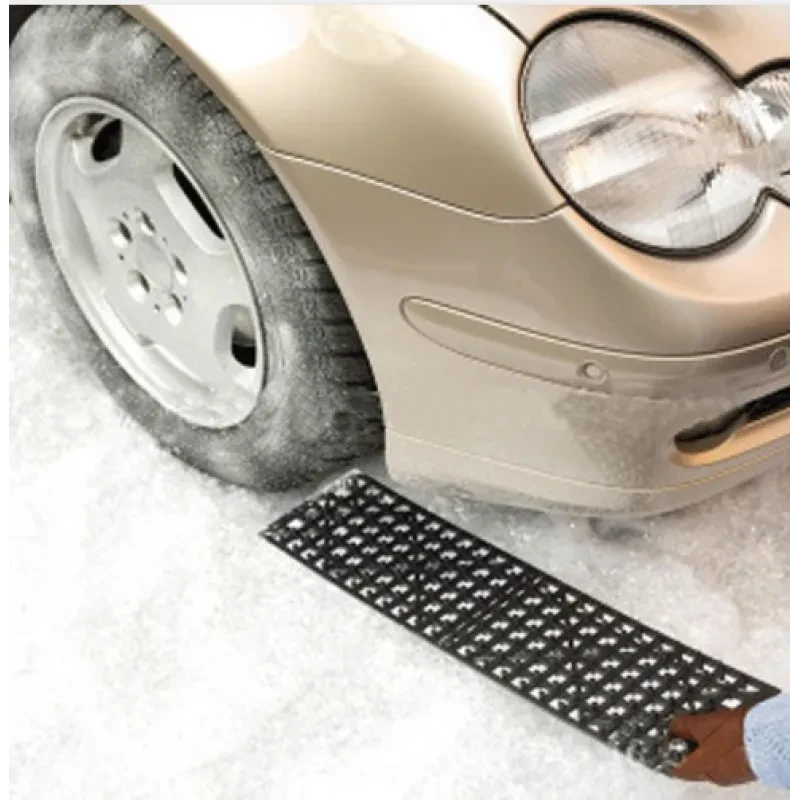 TrailMate Off-Road Tire Recovery Plates – Self-Rescue Snow & Mud Pair