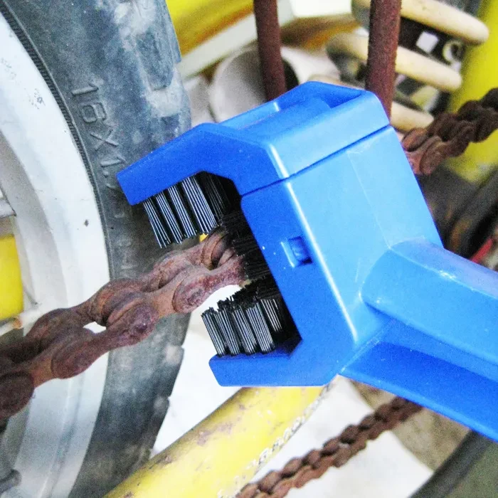 Multi-Angle Chain & Brake Cleaning Brush for Motorcycles and Bicycles