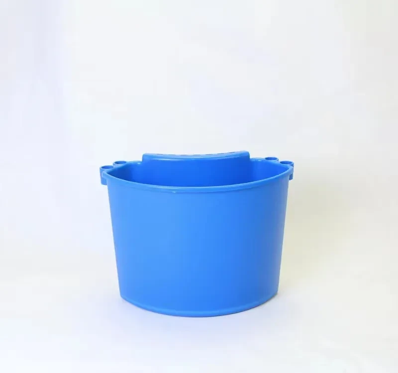 Versatile Vehicle Cleaning Pail for Home and Professional Use