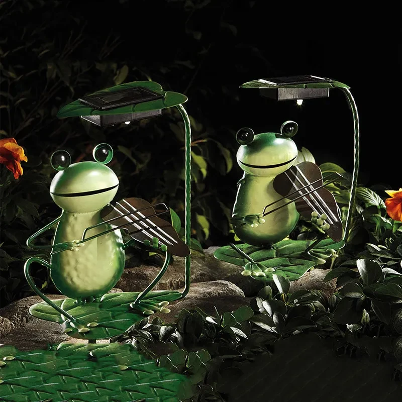 Solar Frog Garden Light – Outdoor Decorative Lawn Lamp with Iron Frame