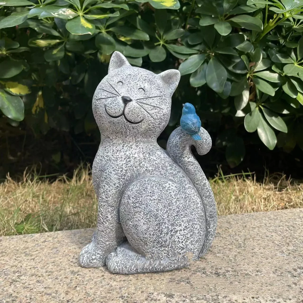 Solar-Powered Cat Garden Decor Lamp for Outdoor Spaces