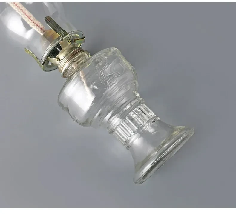 Classic Retro Glass Oil Lamp – Vintage Decorative Kerosene Light